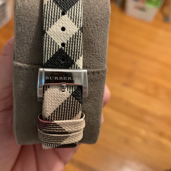Burberry Watch - Picture 5 of 12